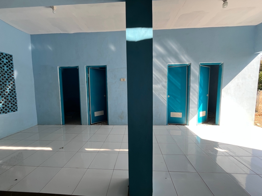 bangunan gedung toilet sekolah